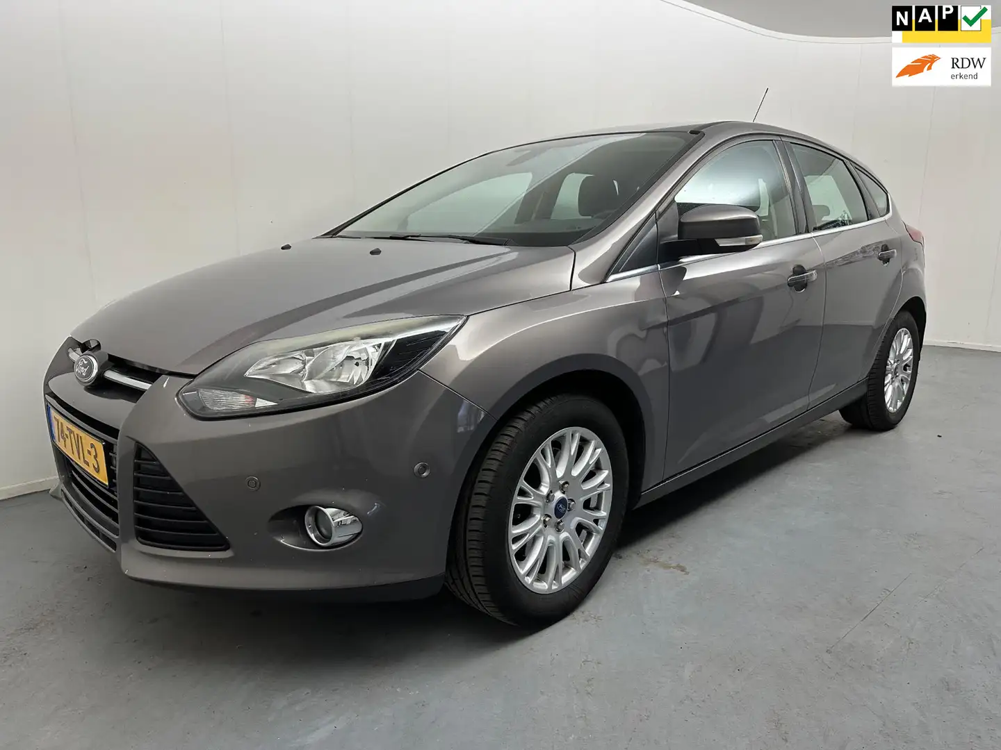 Ford Focus 1.6 EcoBoost Lease Titanium # Clima # Lmv # Pdc # Bruin - 1
