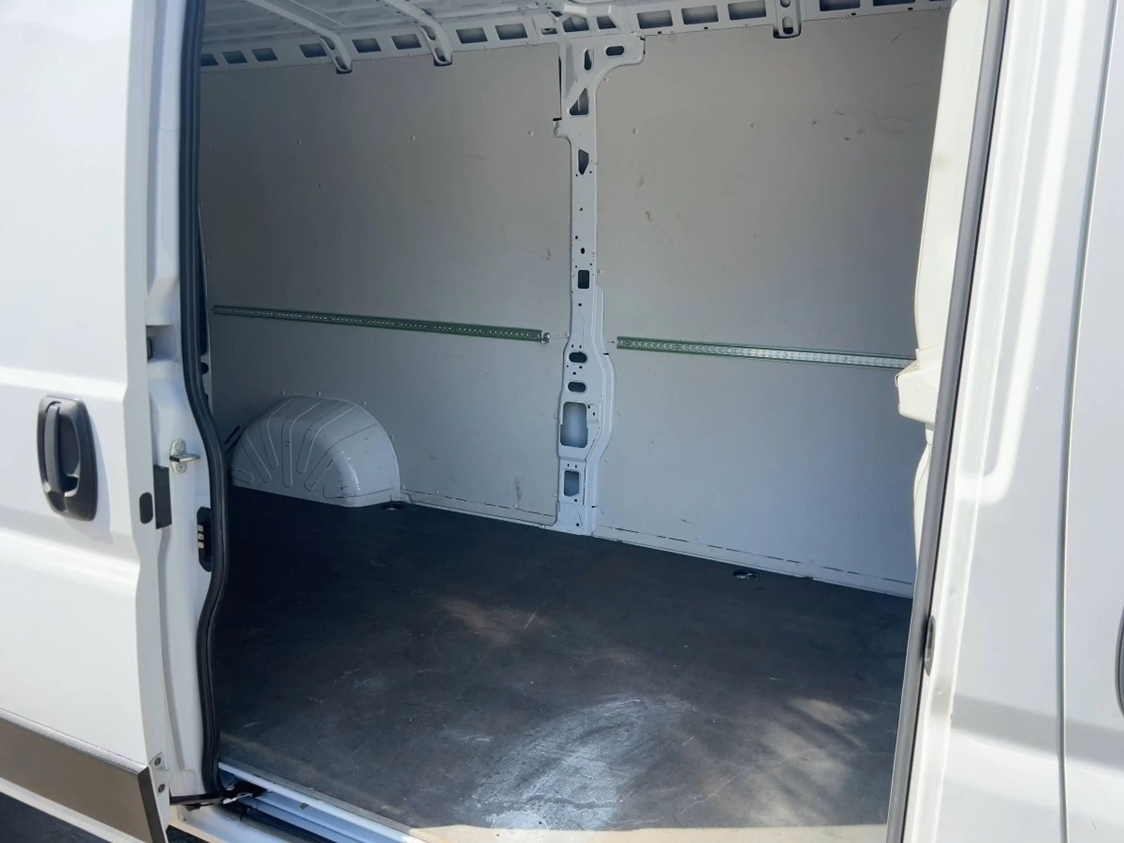 Opel Movano C 2.2 Diesel 140 Rückfahrkamera PDC KLIMA — photo 9