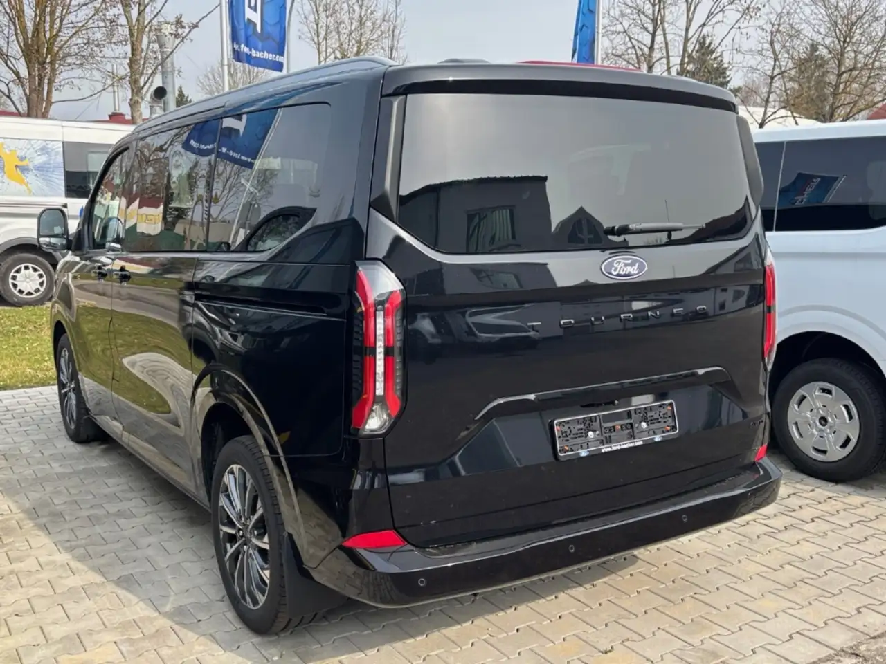 Ford Tourneo Custom 2.0 TDCi 320 L1 Titanium X AWD, NAVI LED PANO RFK 10