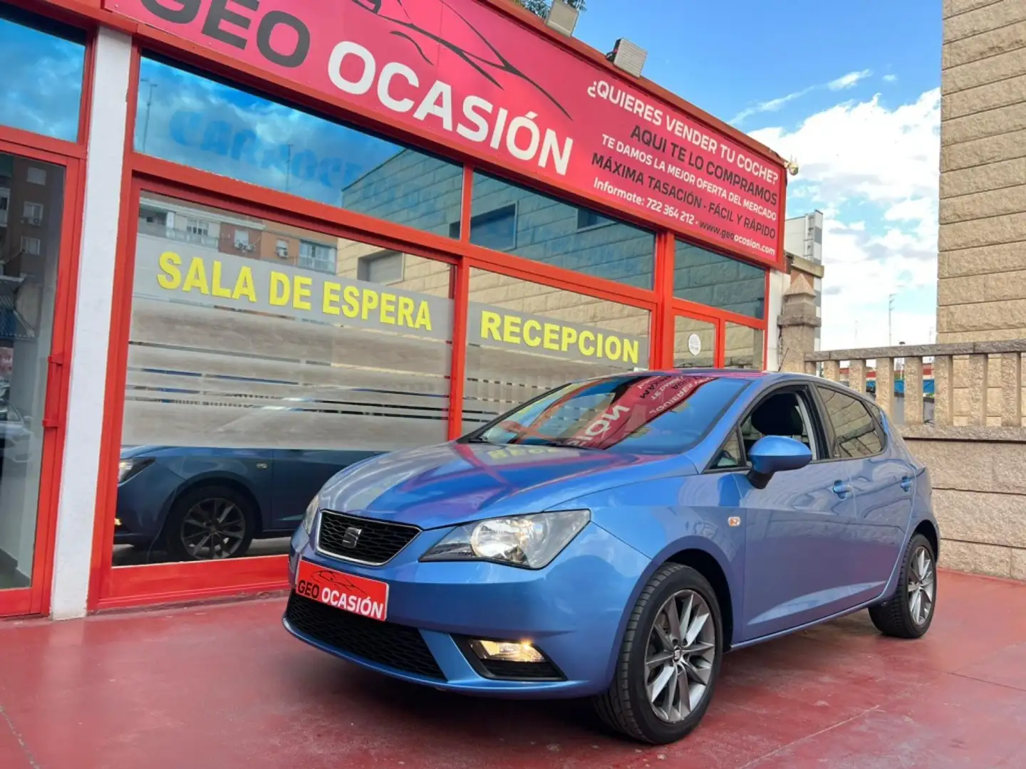 SEAT Ibiza Pequeño Manual de 5 Puertas Azul - 1