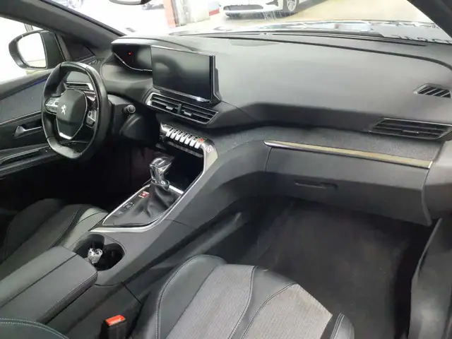 Peugeot 3008 view 9