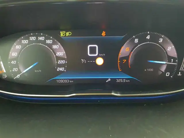 Peugeot 3008 view 11