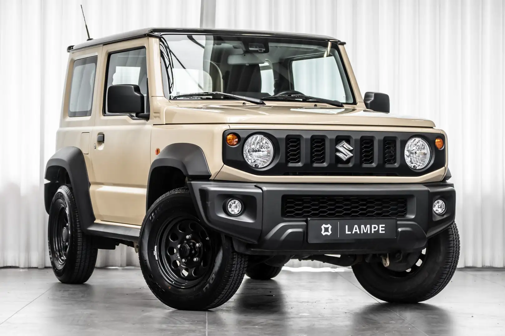 Suzuki Jimny 1.5 ALLGRIP Automaat 4-Zit Chiffon Ivory Bluetooth Beige - 1