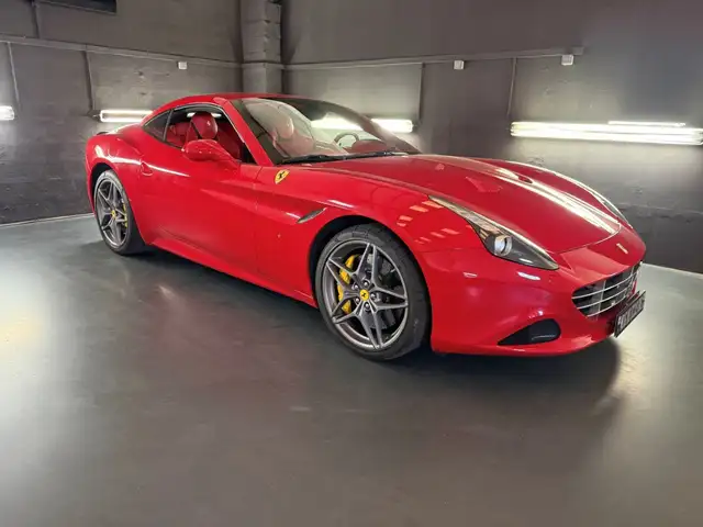 Ferrari California 3.9 V8 560