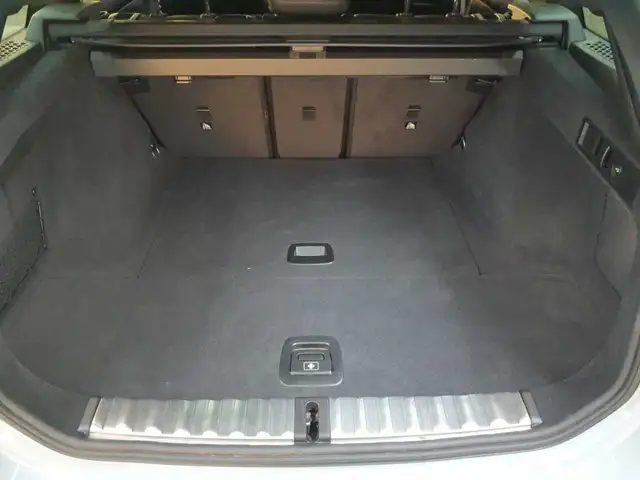 BMW 3 Series view 15