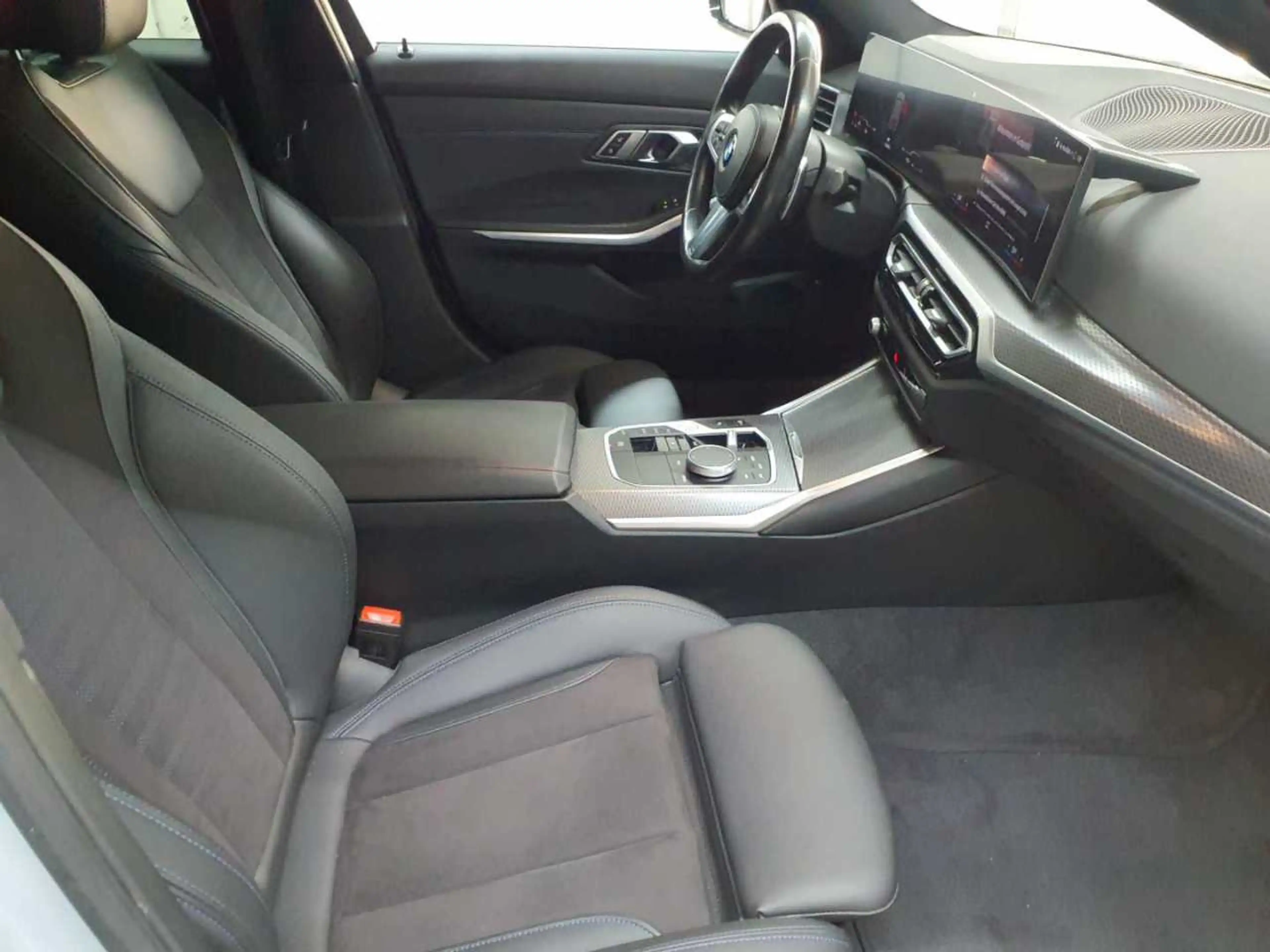 BMW 330 330d Touring Aut. M-SPORT AHK LED PDC — photo 8