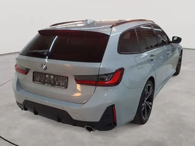 BMW 3 Series view 4