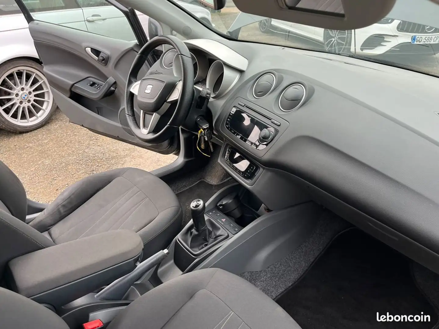SEAT Ibiza 1.6tdi 90ch style copa Noir - 2