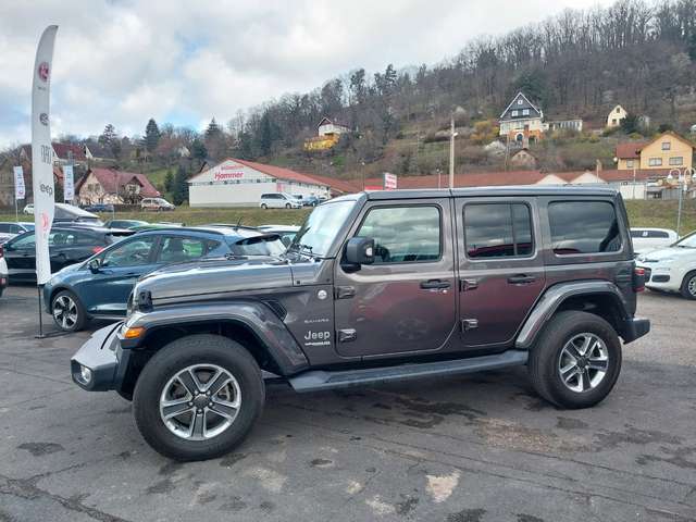 Jeep Wrangler Unlimited Sahara Dual-Top AHK