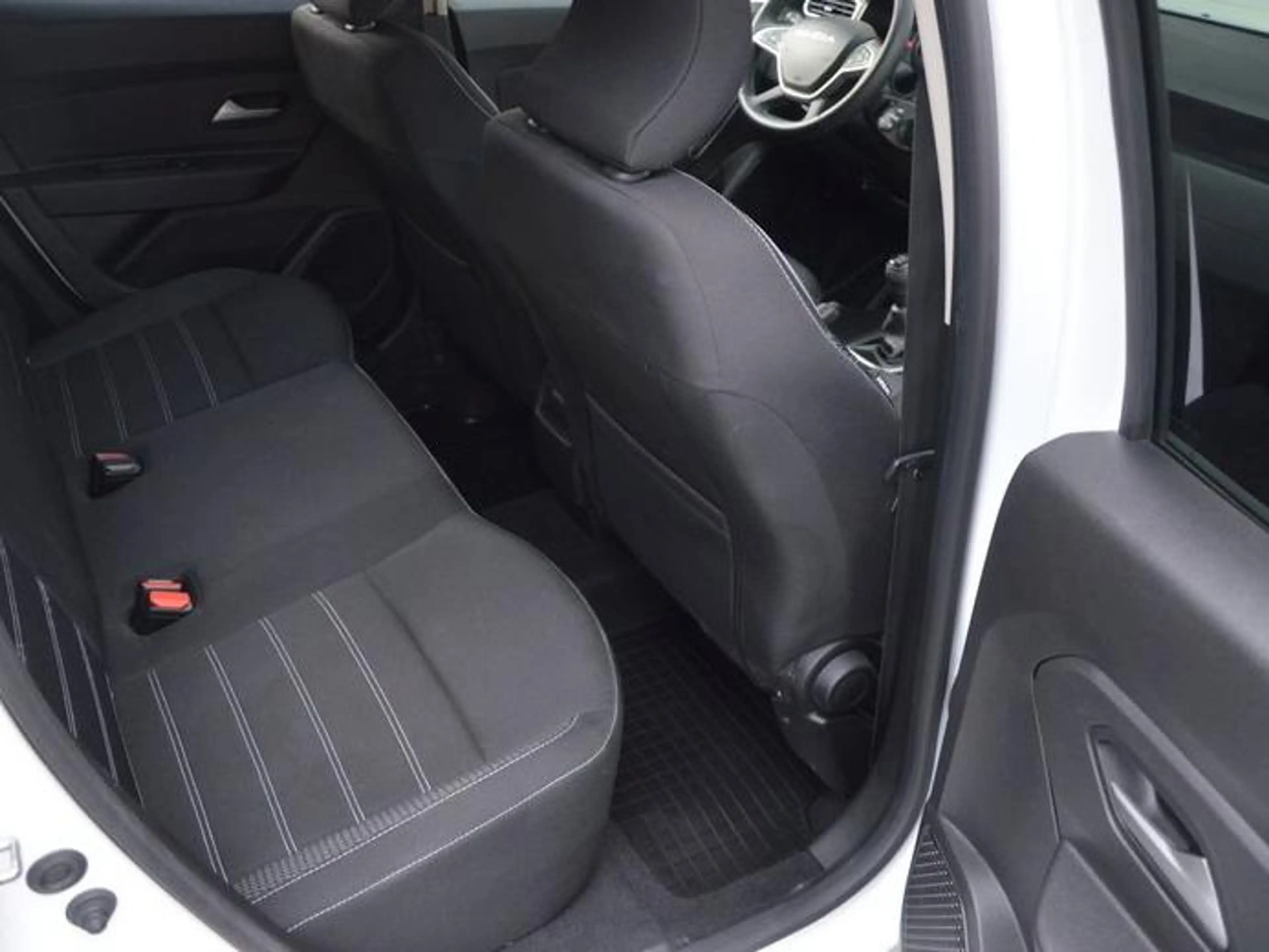 Dacia Duster 115 dCi 4x4 Journey *27.700km* — photo 14