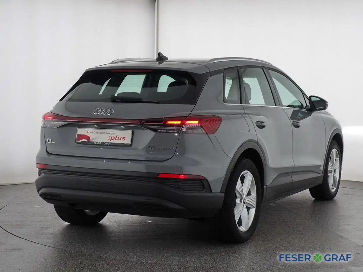 Audi Q4 e-tron 35 e-tron LED/NAVI/PDC Plus Grau - 2