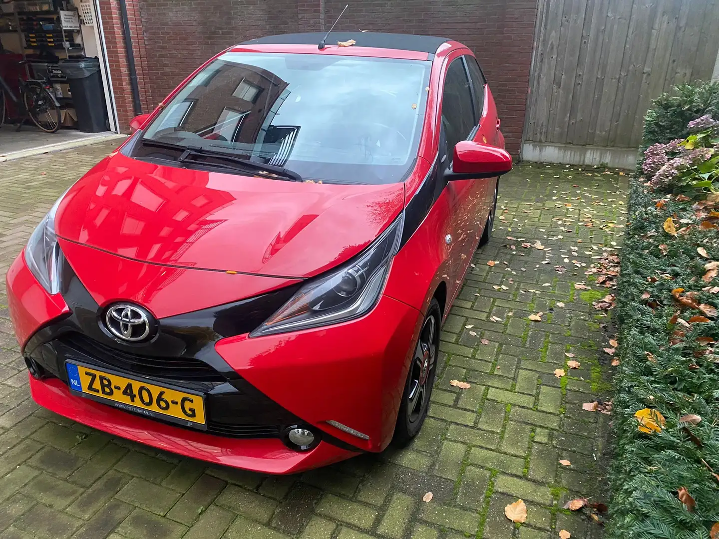 Toyota Aygo Aygo 1.0 VVT-i x-cite Rouge - 1
