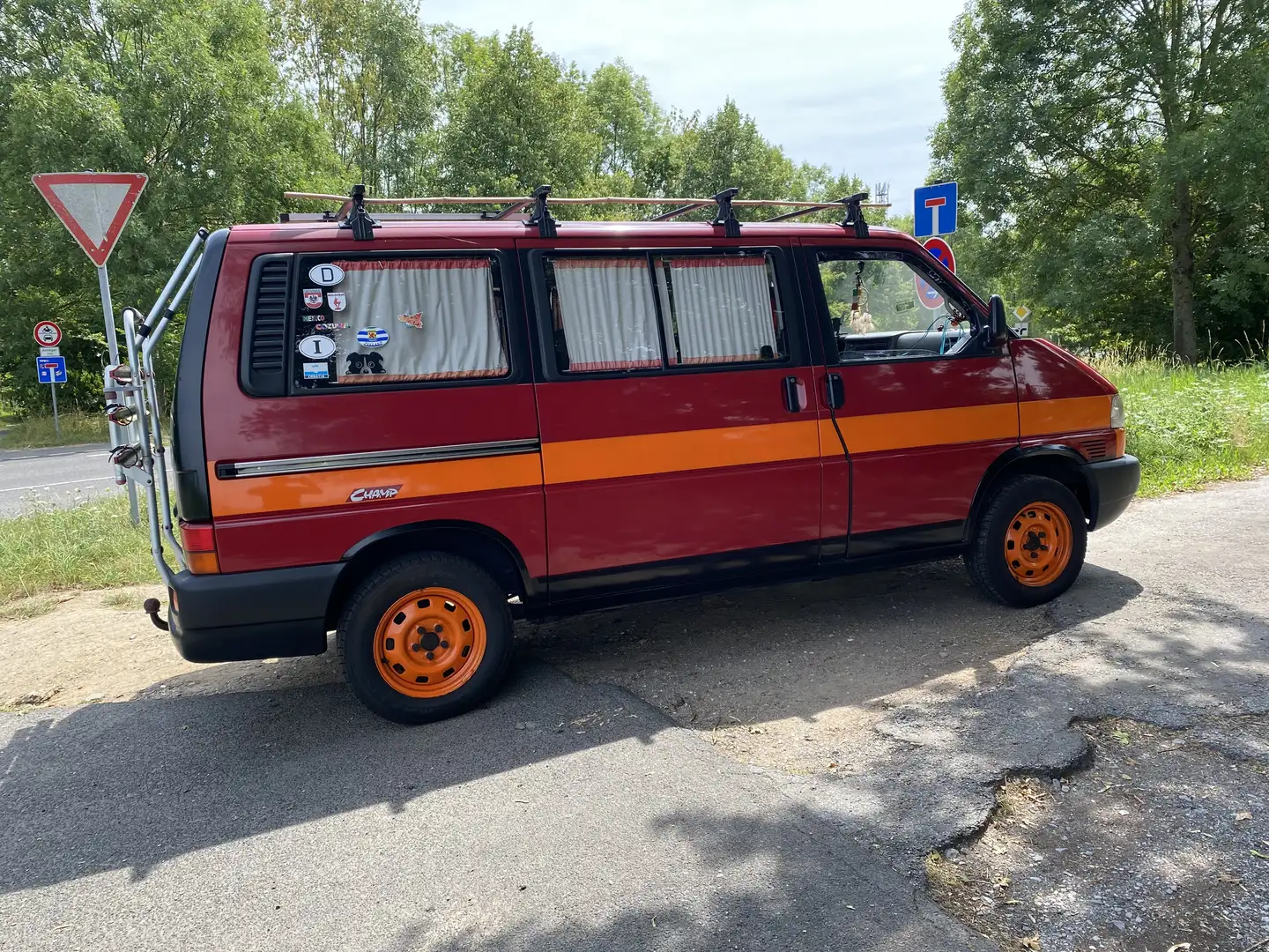 Volkswagen T4 Caravelle GL TDI 7DC2K2 - 2