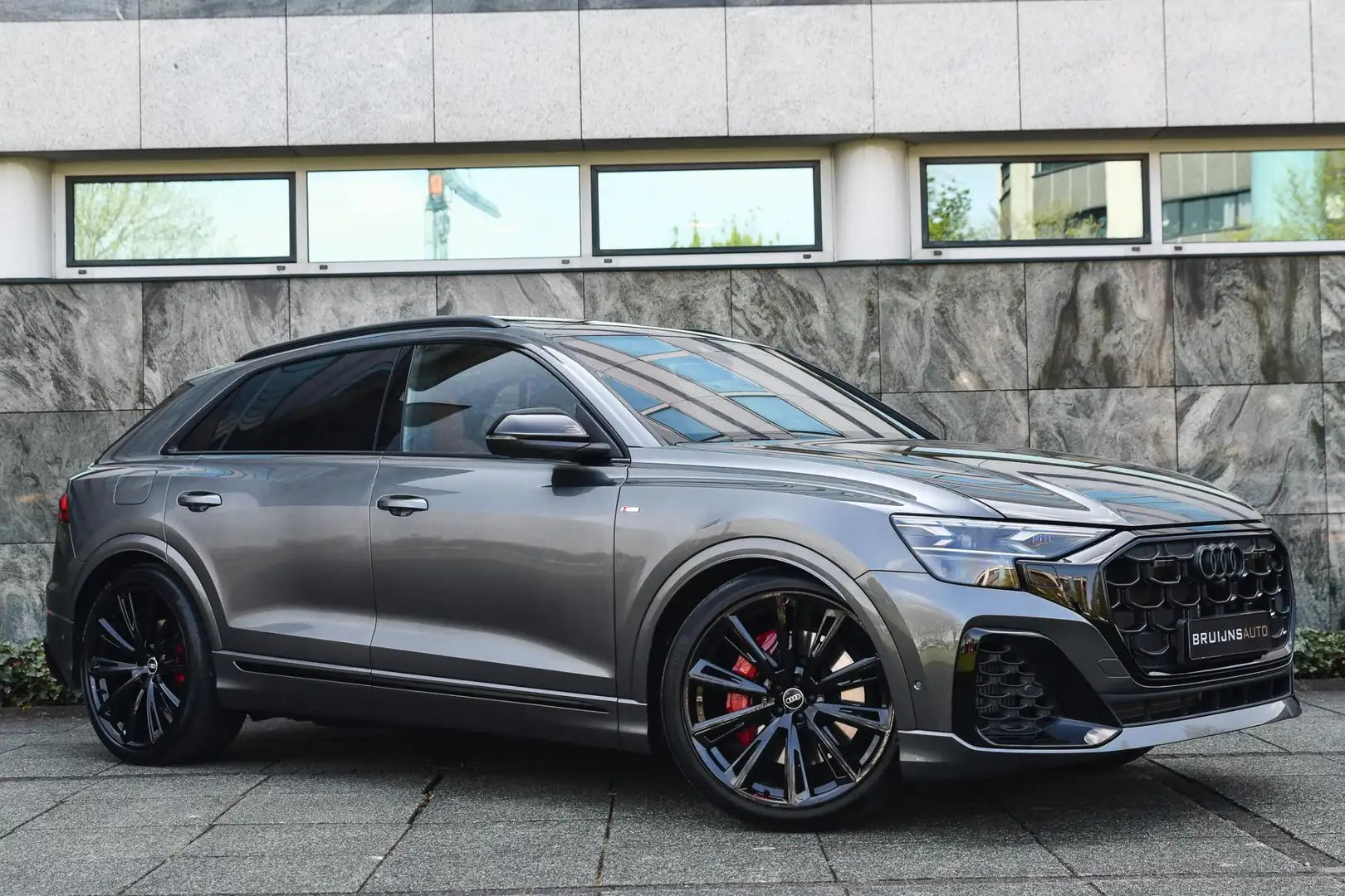 Audi Q8 60 TFSI e quattro Pro Line S Competition Audi Excl Grijs - 2