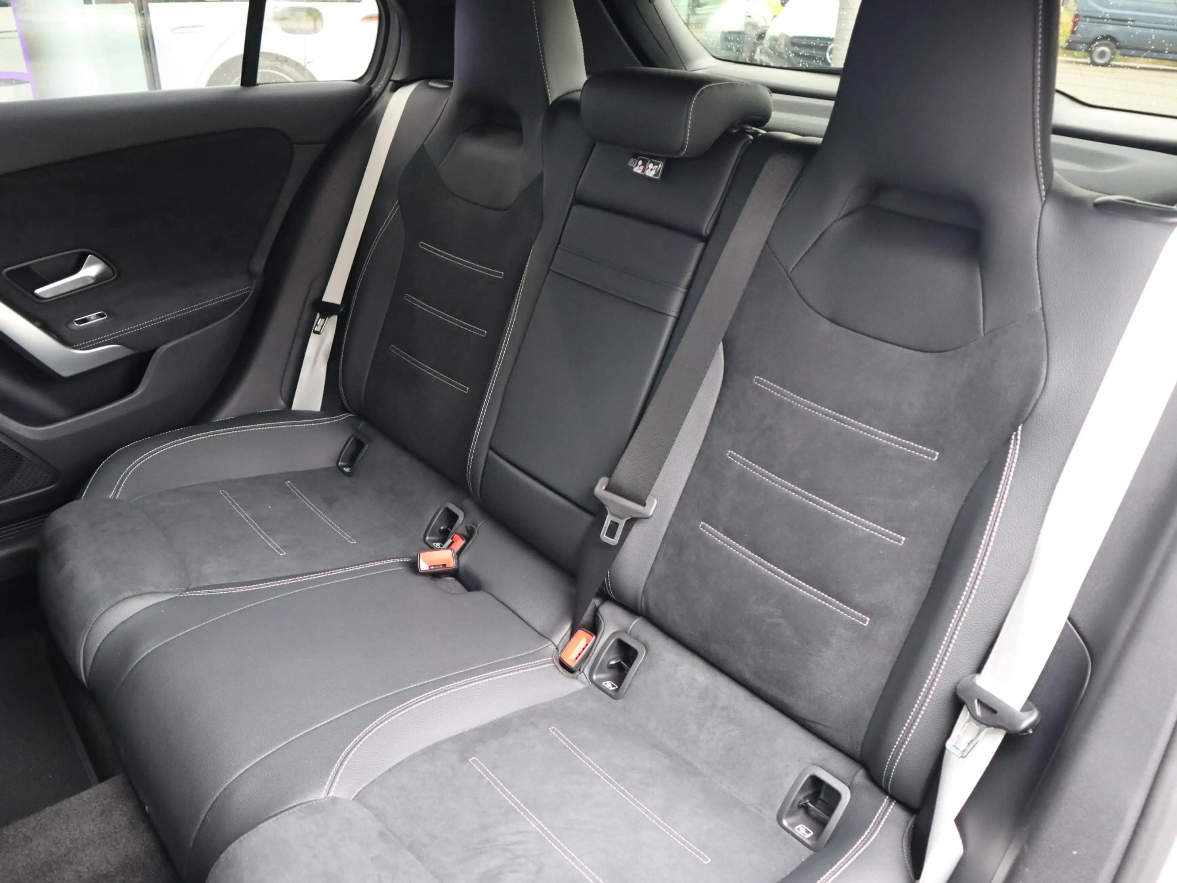 Mercedes-Benz A 250 e 140 Year Edition — photo 12