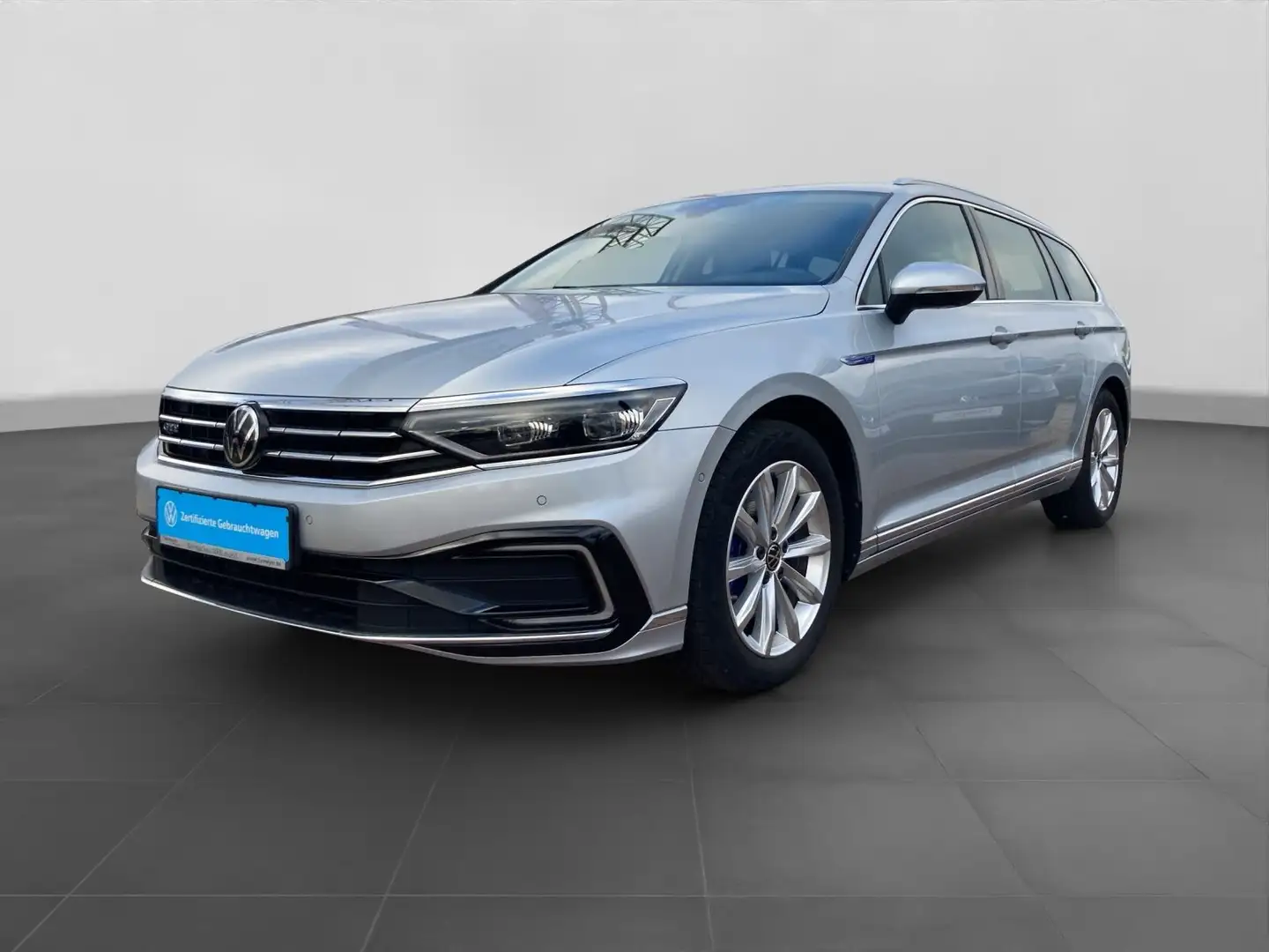 Volkswagen Passat Variant GTE PANO IQ.LIGHT AHK 360 Silber - 2