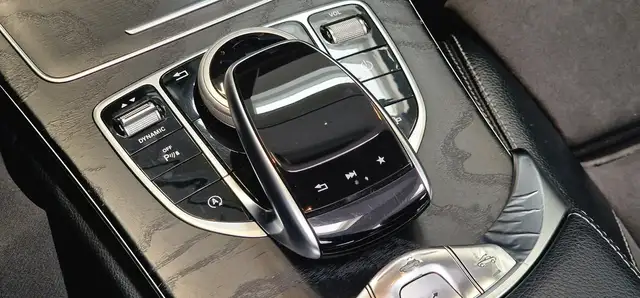 Mercedes-Benz C-Class view 19