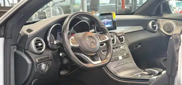 Mercedes-Benz C-Class view 13