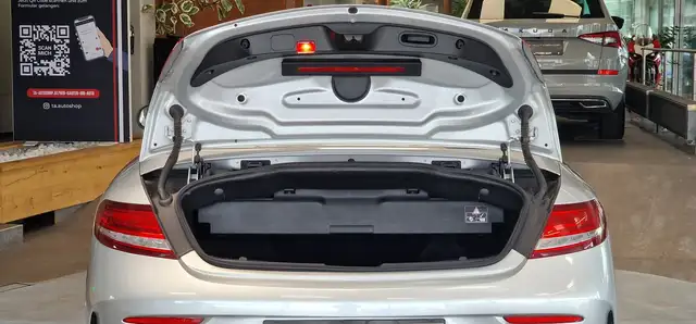 Mercedes-Benz C-Class view 11