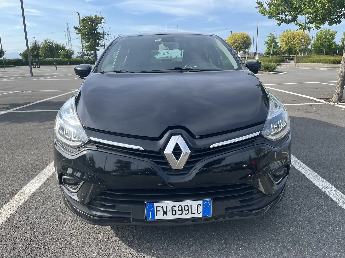 Renault Clio 1.5 dci Moschino Zen 90cv - 1