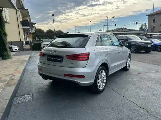 Audi Q3 view 5