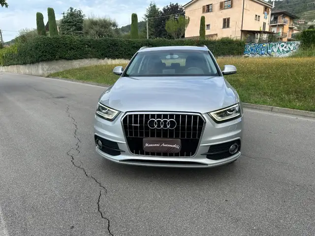 Audi Q3 view 13
