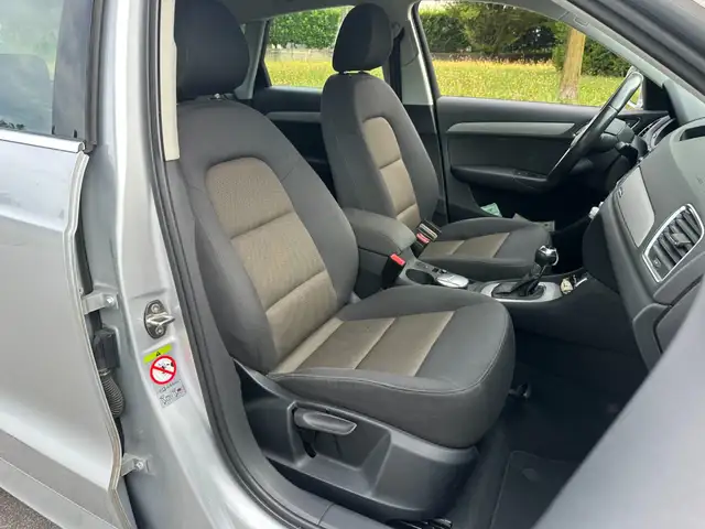 Audi Q3 view 7