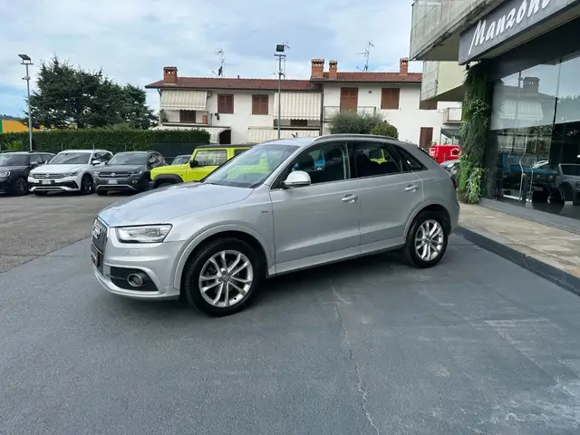 Audi Q3 view 4