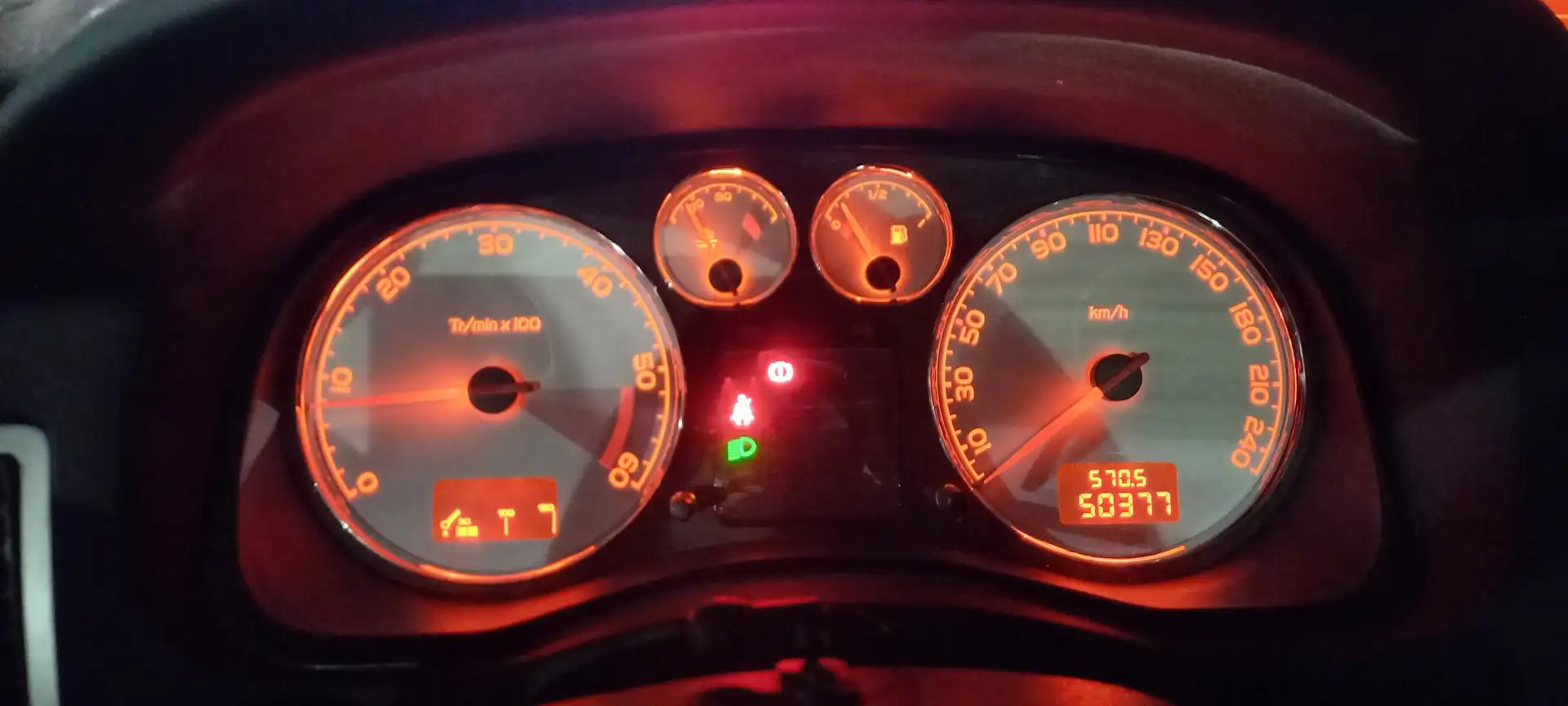 Peugeot 307 SW 2.0HDI Pack+ 136 - 1