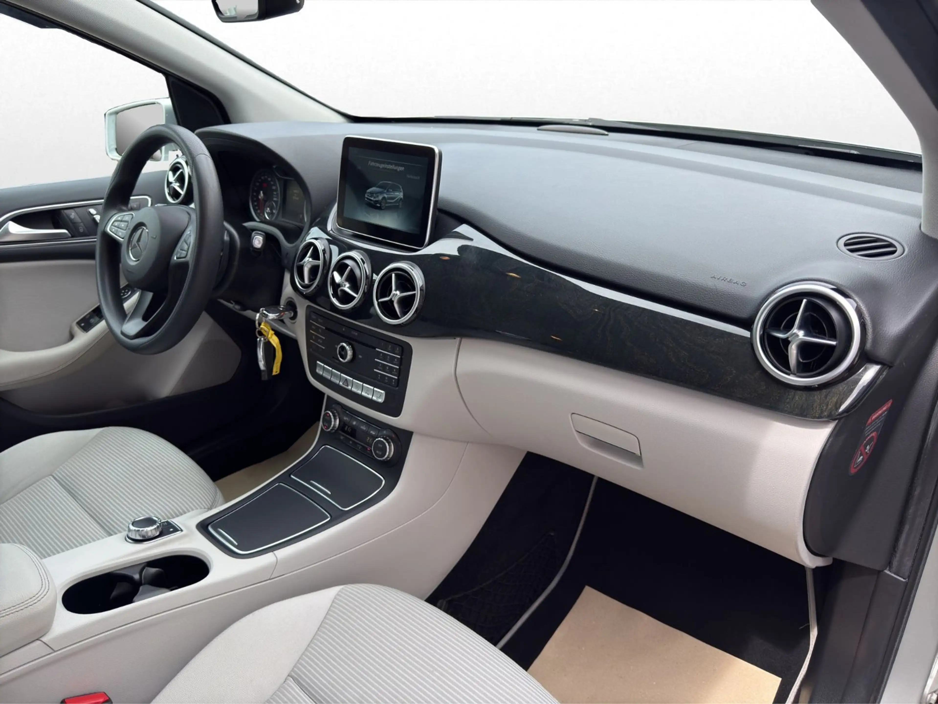 Mercedes-Benz B 250 2.0 CGI Style*Rückfahrkamera/Sitz-Hz/Navi* — photo 9