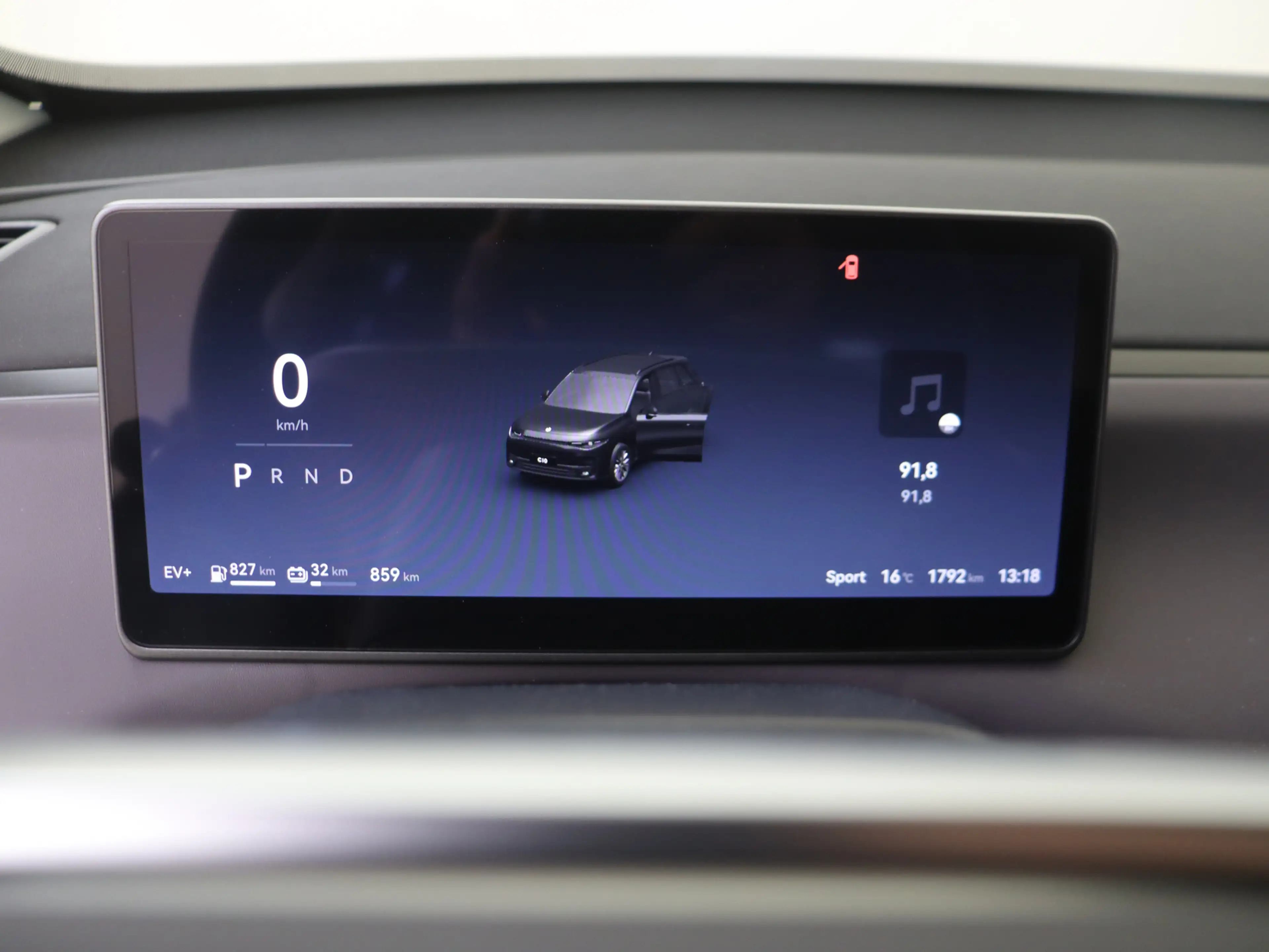 Leapmotor C10 REEV Design 28.4 kWh — photo 7