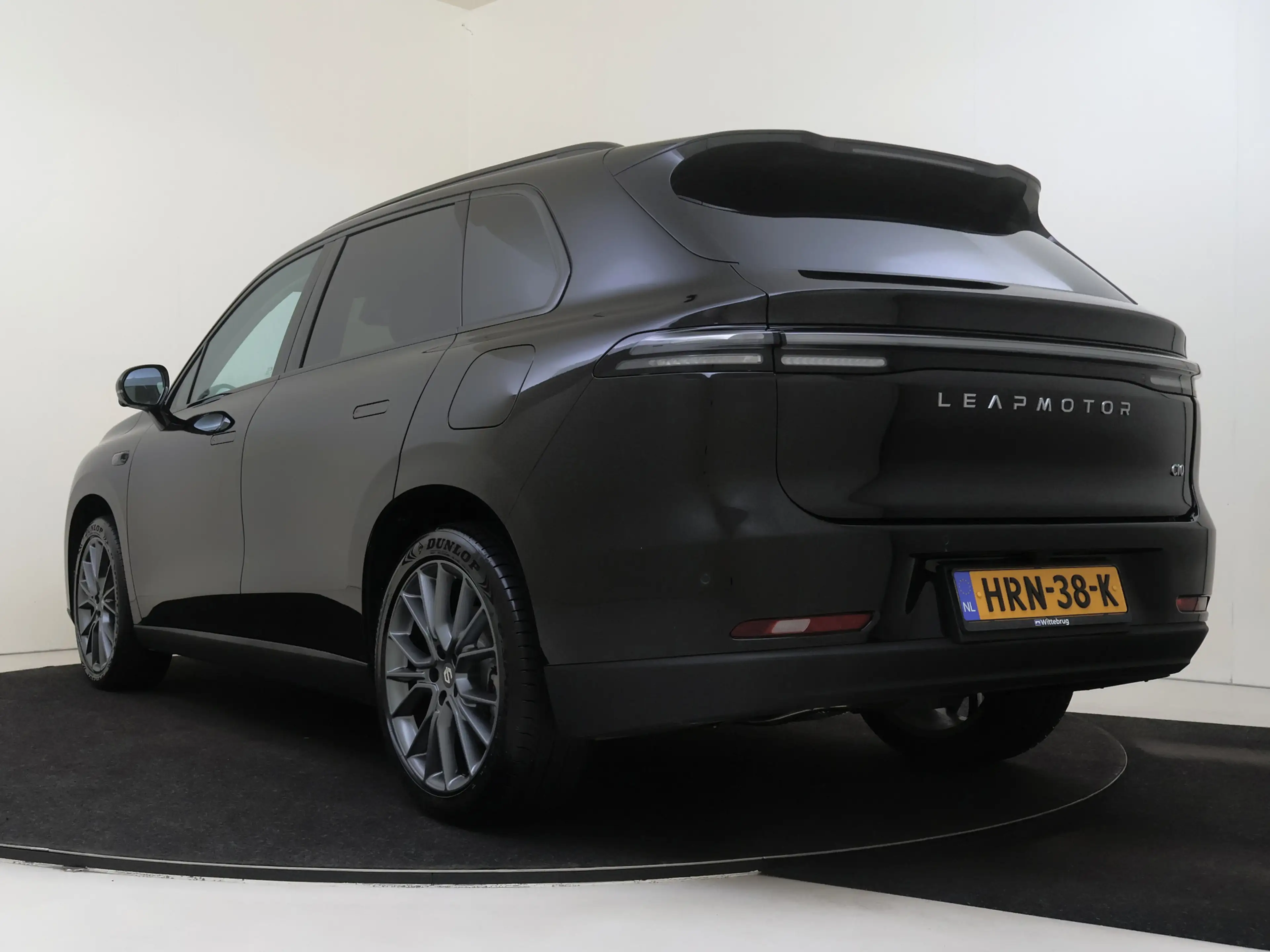 Leapmotor C10 REEV Design 28.4 kWh — photo 4