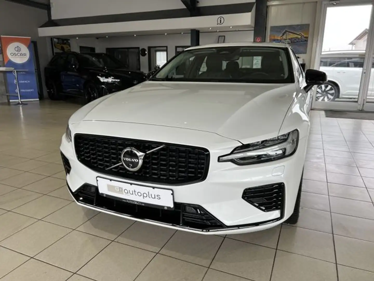 Volvo S60 T8 Ultimate Dark Recharge AWD B&W Massage Weiß - 2