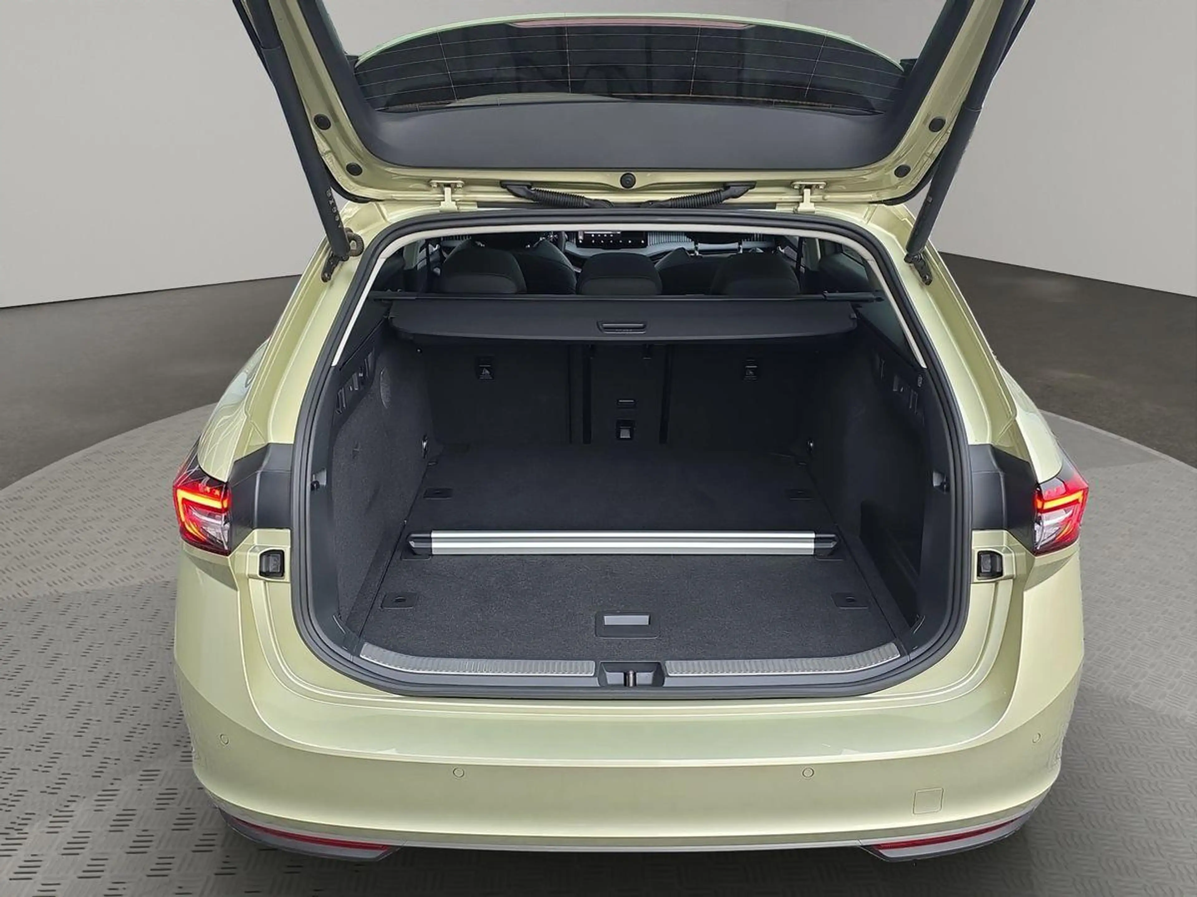 Skoda Superb TDI L&K STANDHZ PANO SITZBLF LEDER 360° ACC — photo 6