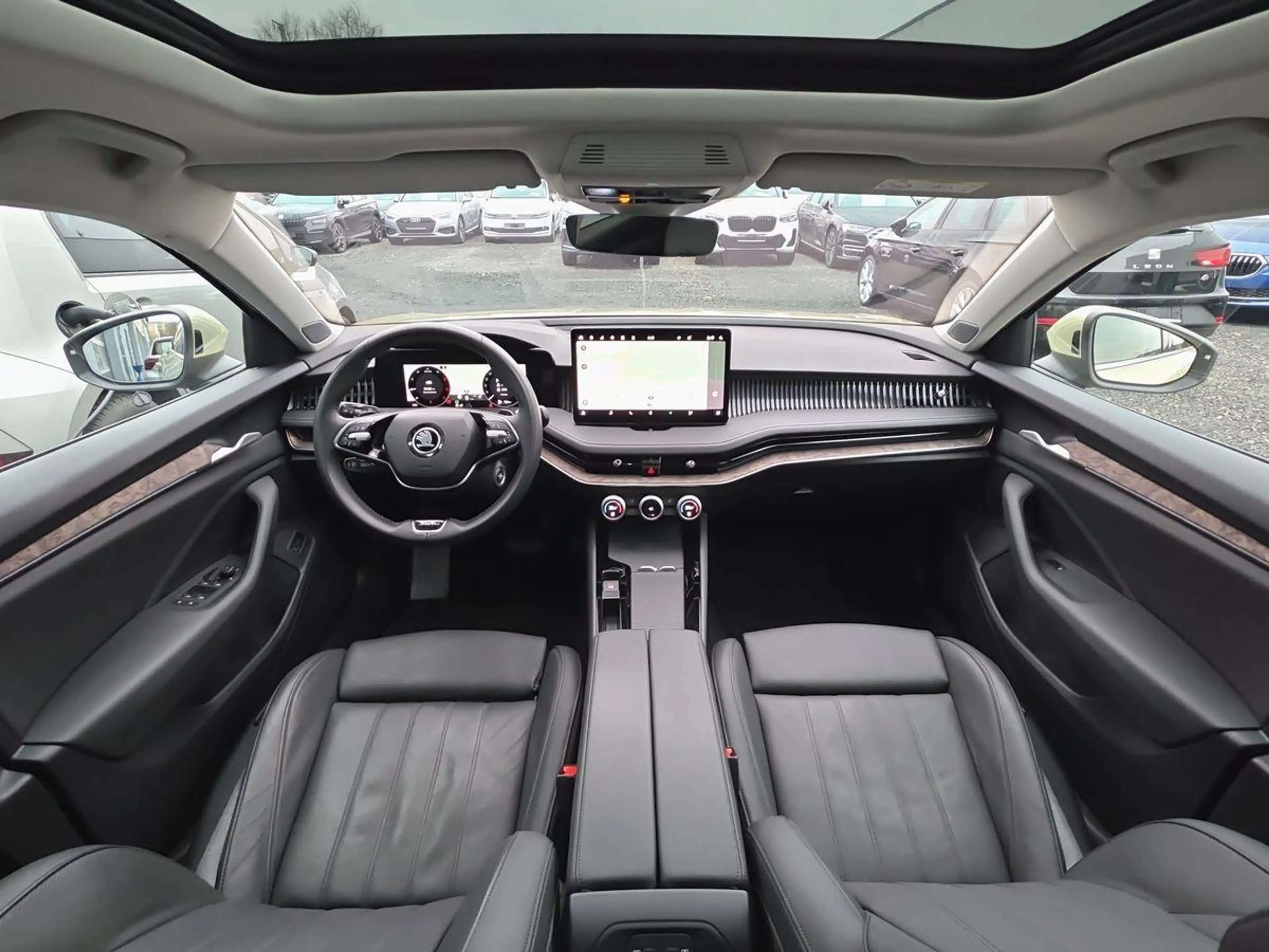 Skoda Superb TDI L&K STANDHZ PANO SITZBLF LEDER 360° ACC — photo 13