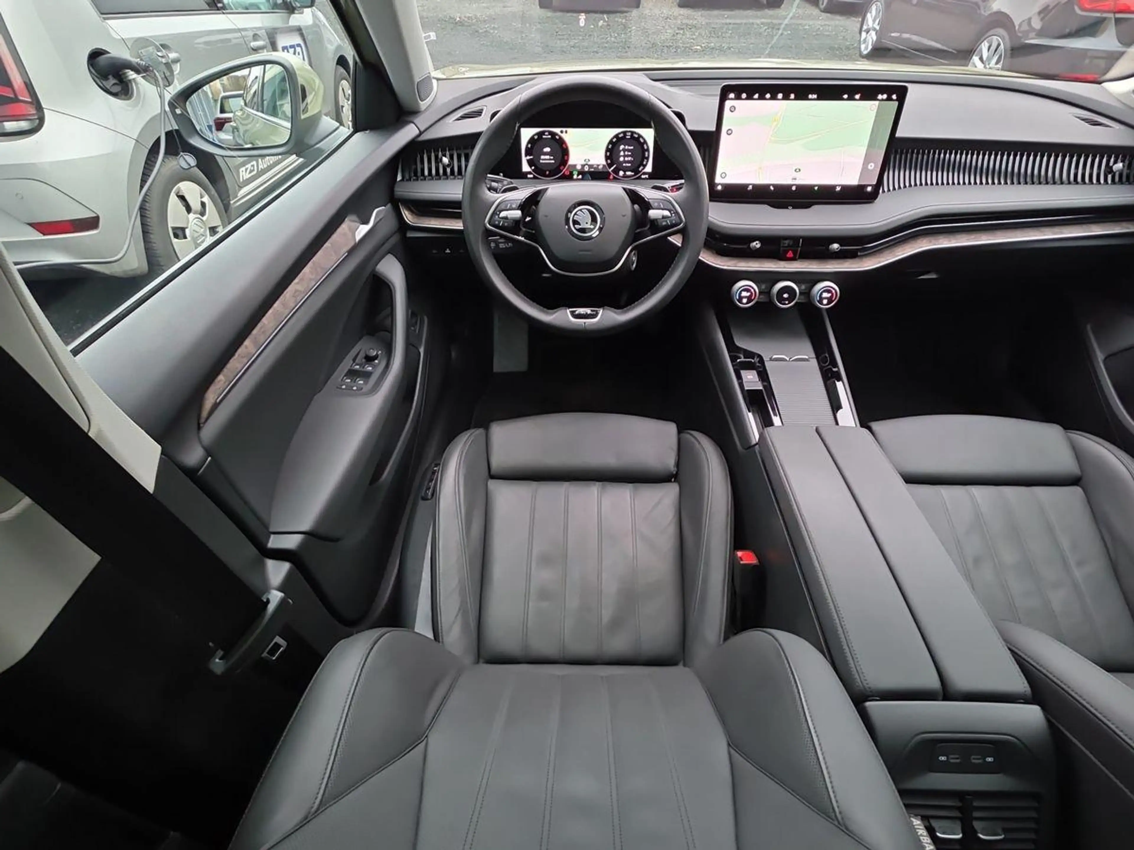 Skoda Superb TDI L&K STANDHZ PANO SITZBLF LEDER 360° ACC — photo 14
