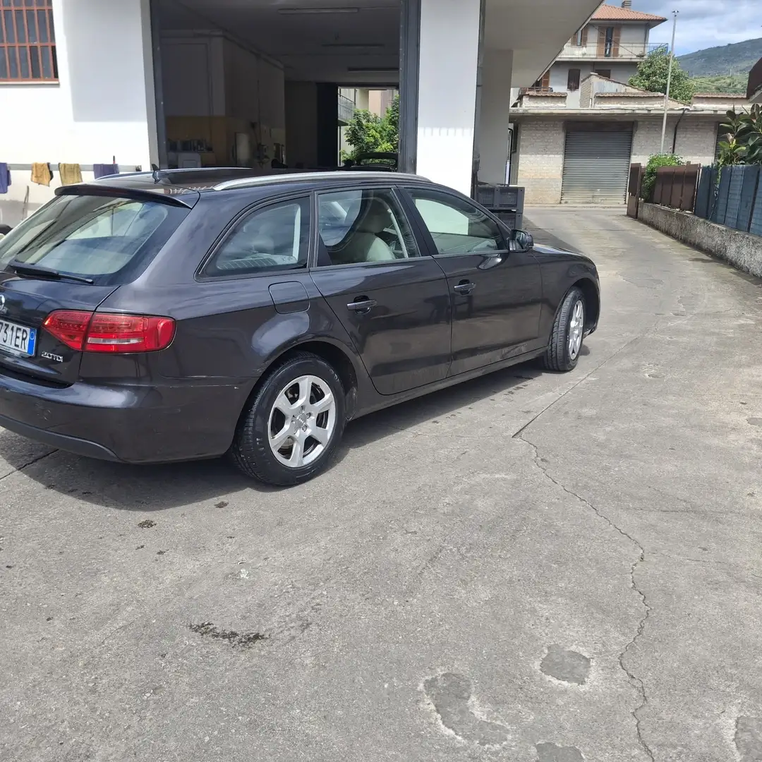 Audi A4 Avant 2.0 b8 143 c - 2