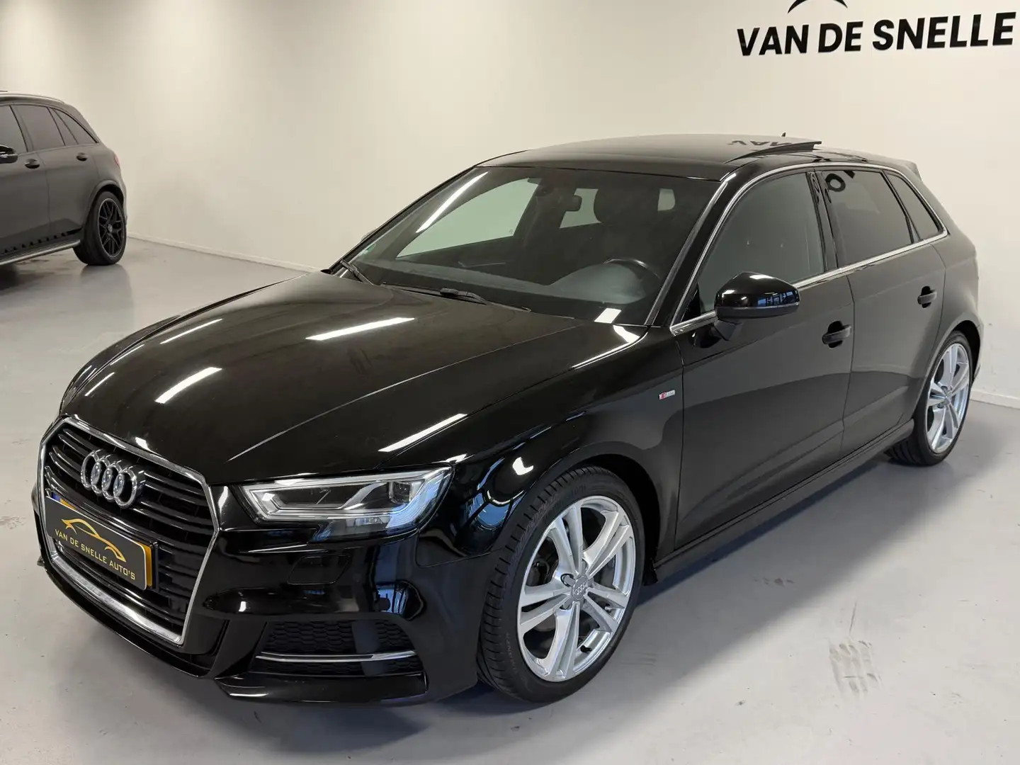 Audi A3 Sportback 1.4 TFSI CoD Sport S Line Edition DSG/B& Zwart - 2