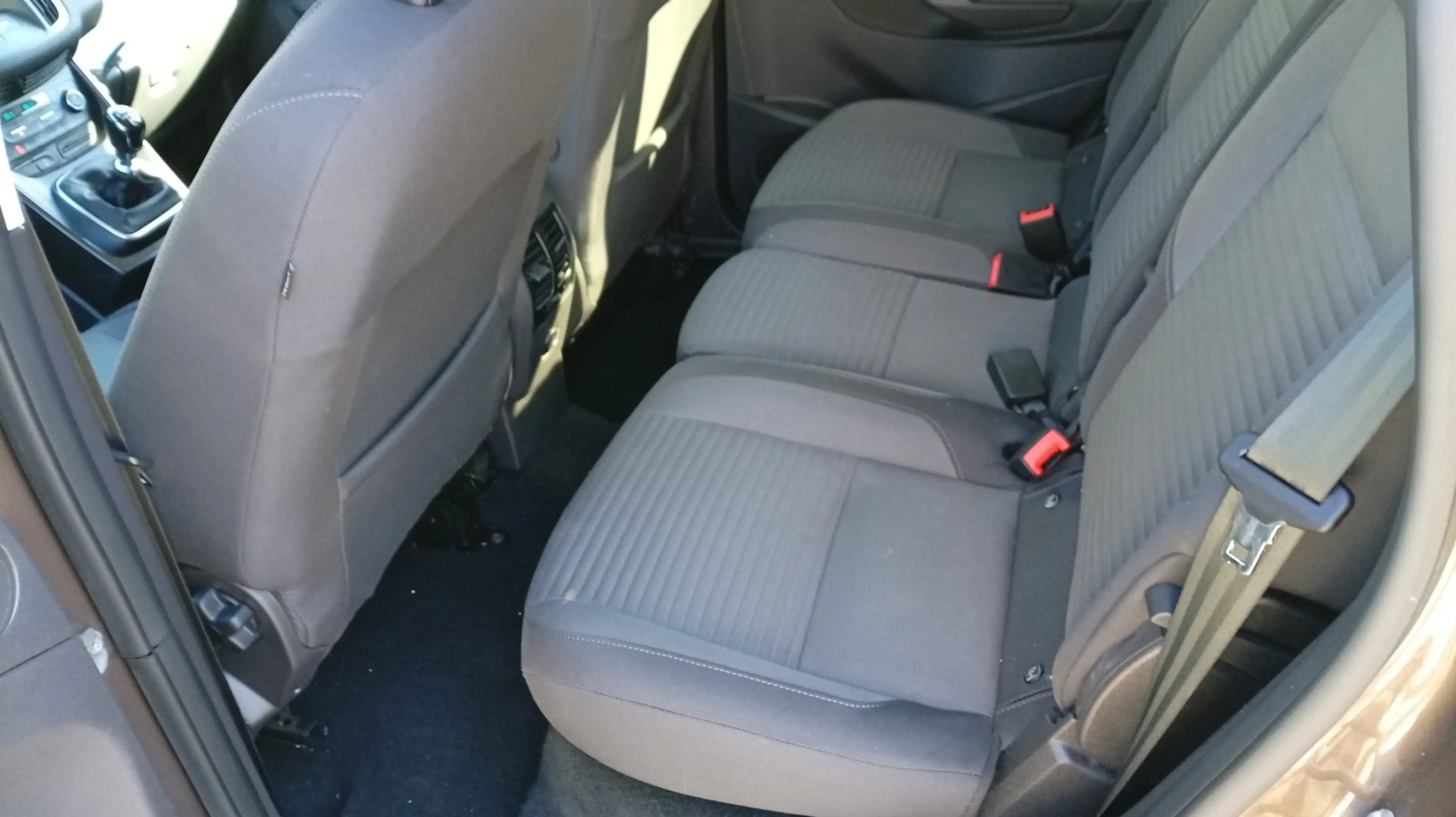 Ford C-Max 1.0 EcoBoost — photo 14