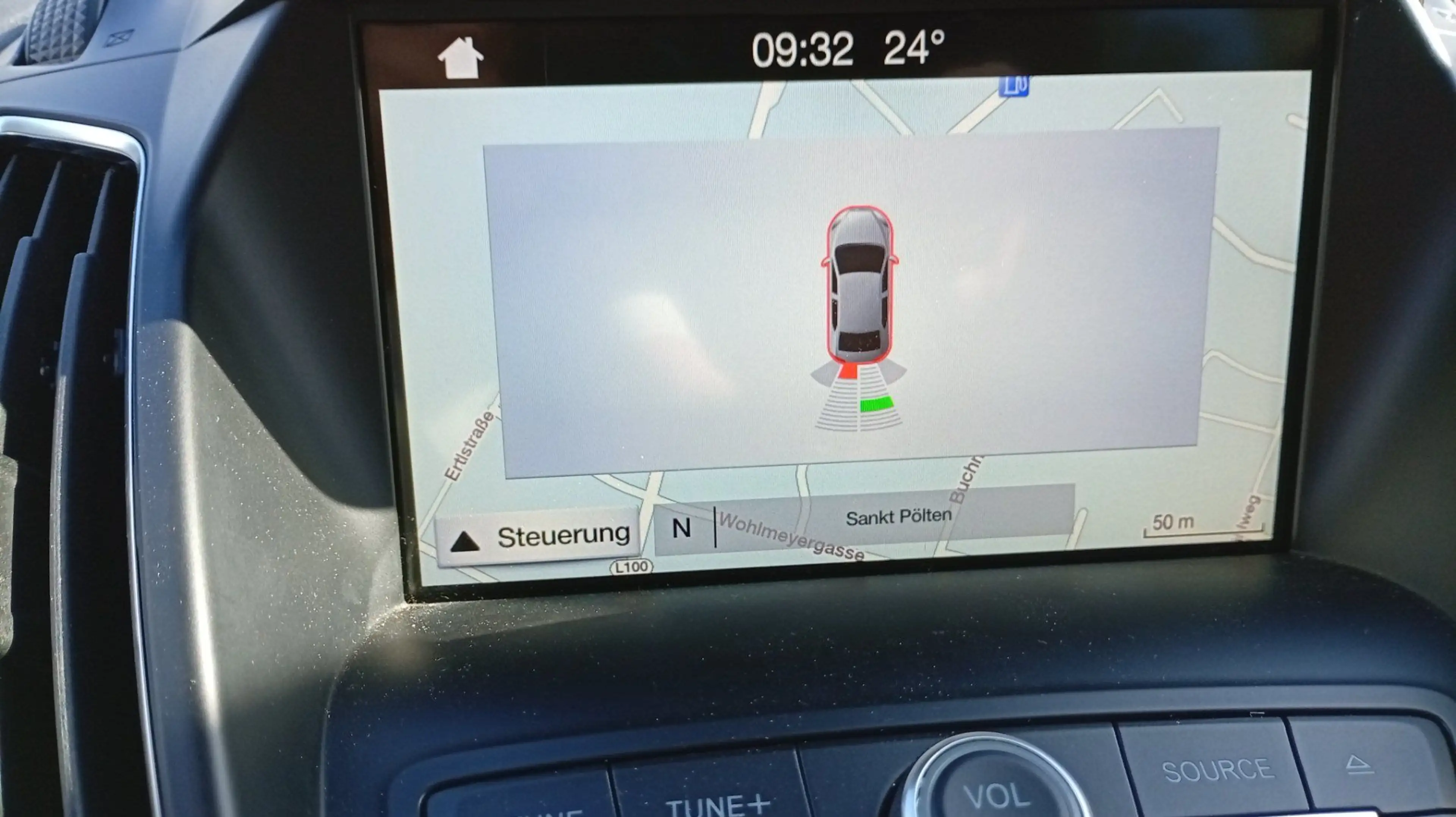 Ford C-Max 1.0 EcoBoost — photo 9