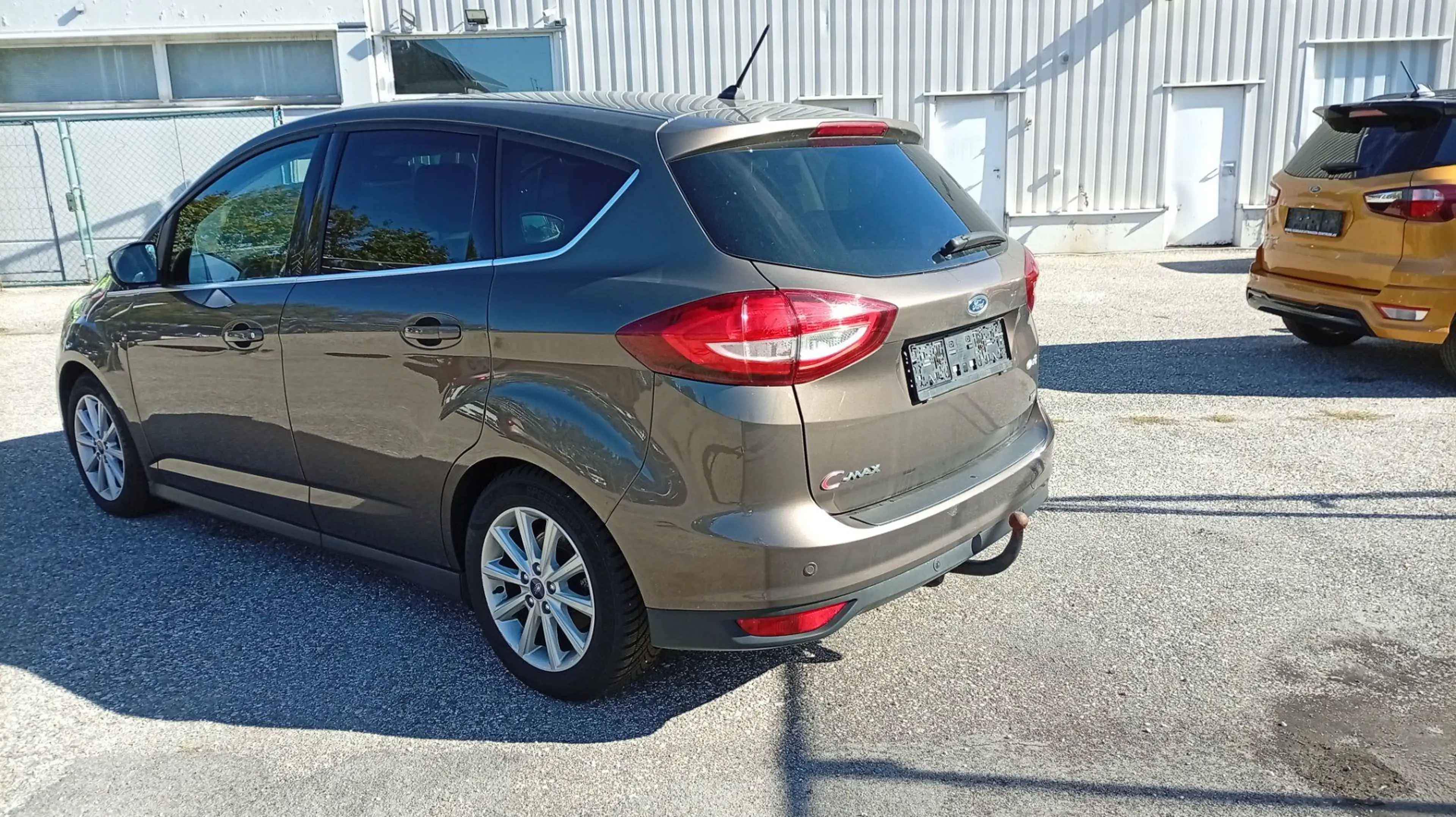 Ford C-Max 1.0 EcoBoost — photo 2