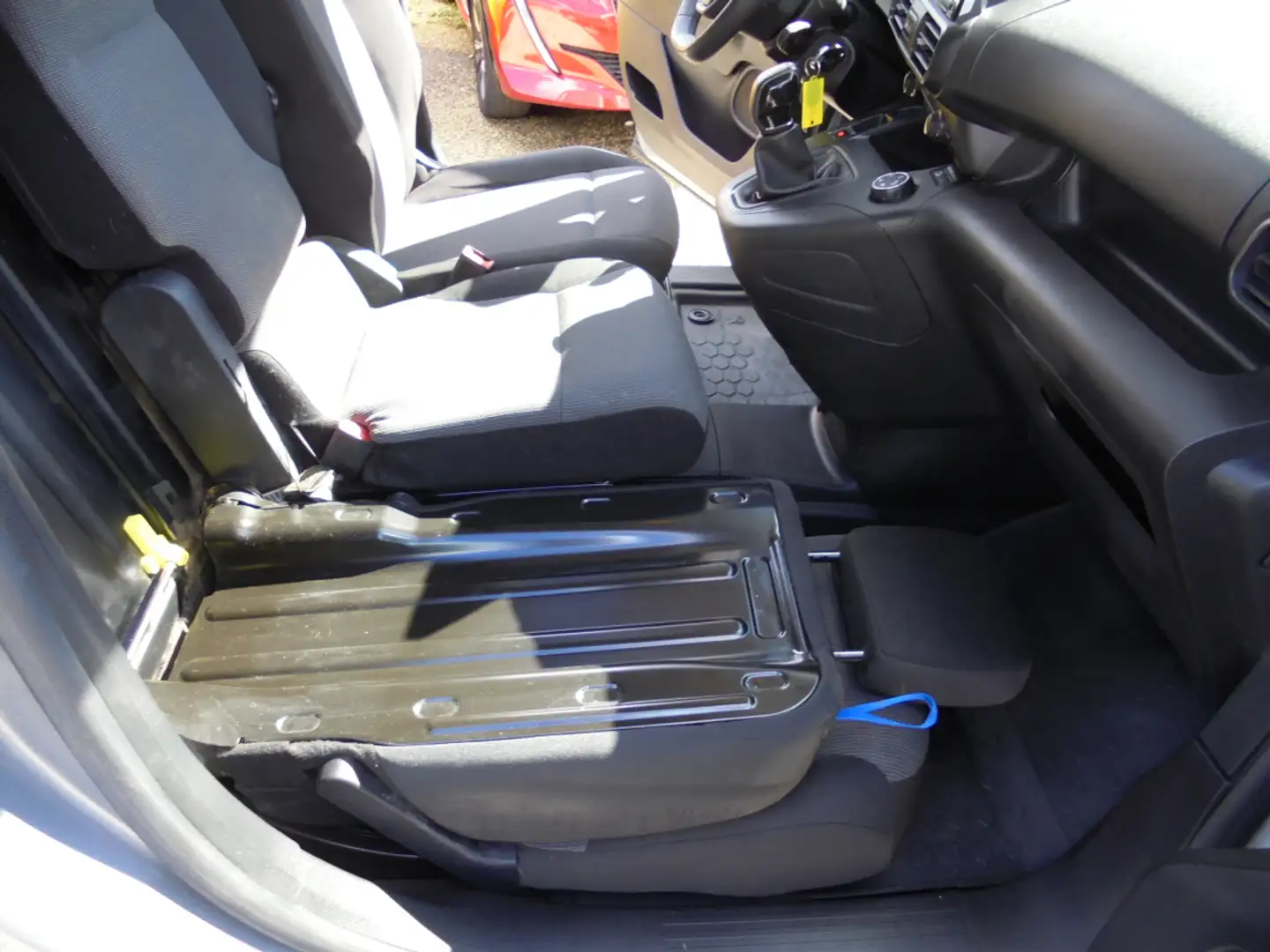 Peugeot Partner STD 1000 KG HDI 100 GRIP - 2