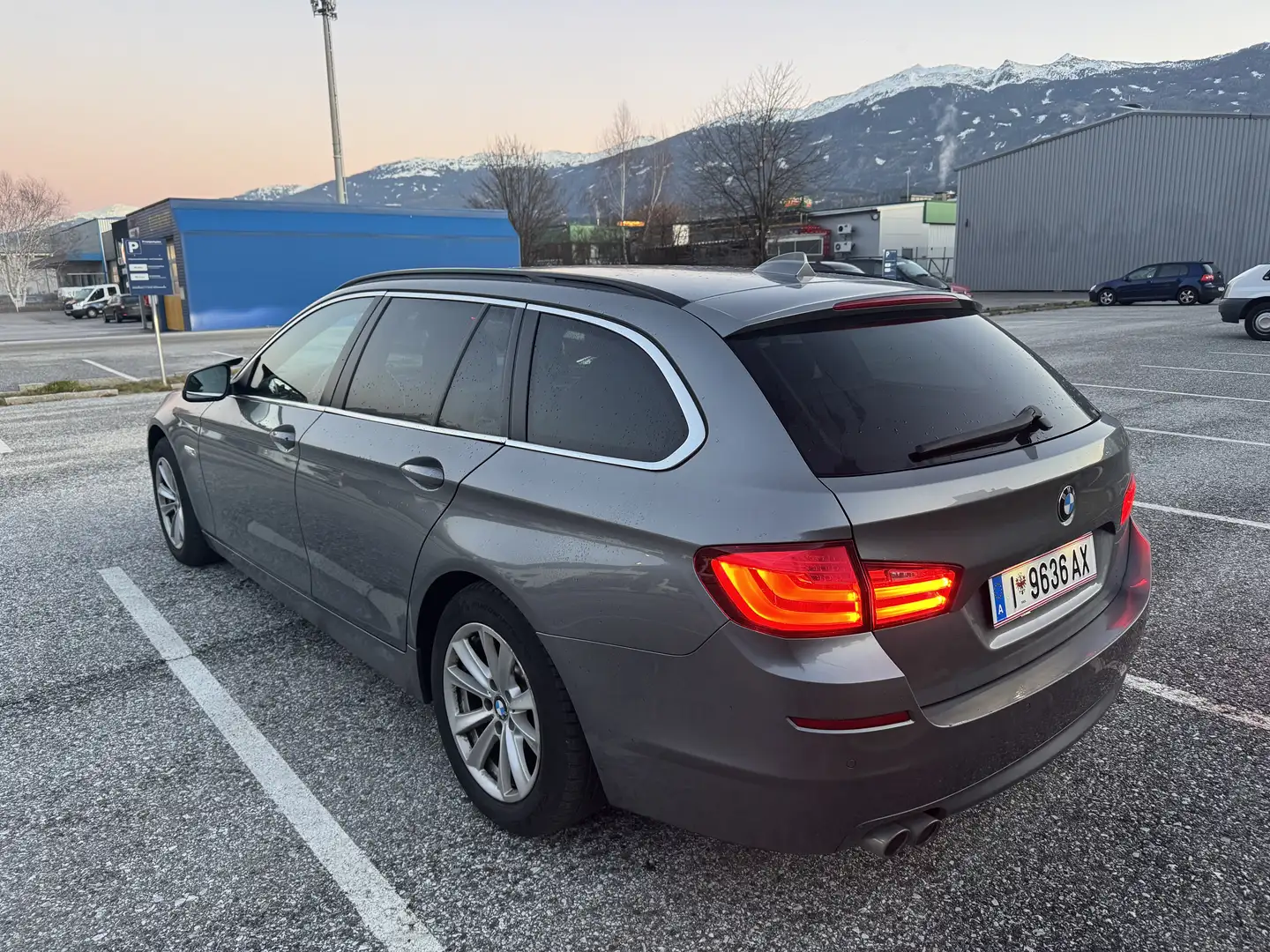 BMW 520 520d Touring – Pickerl 11/26 – Servicegepflegt Silber - 1