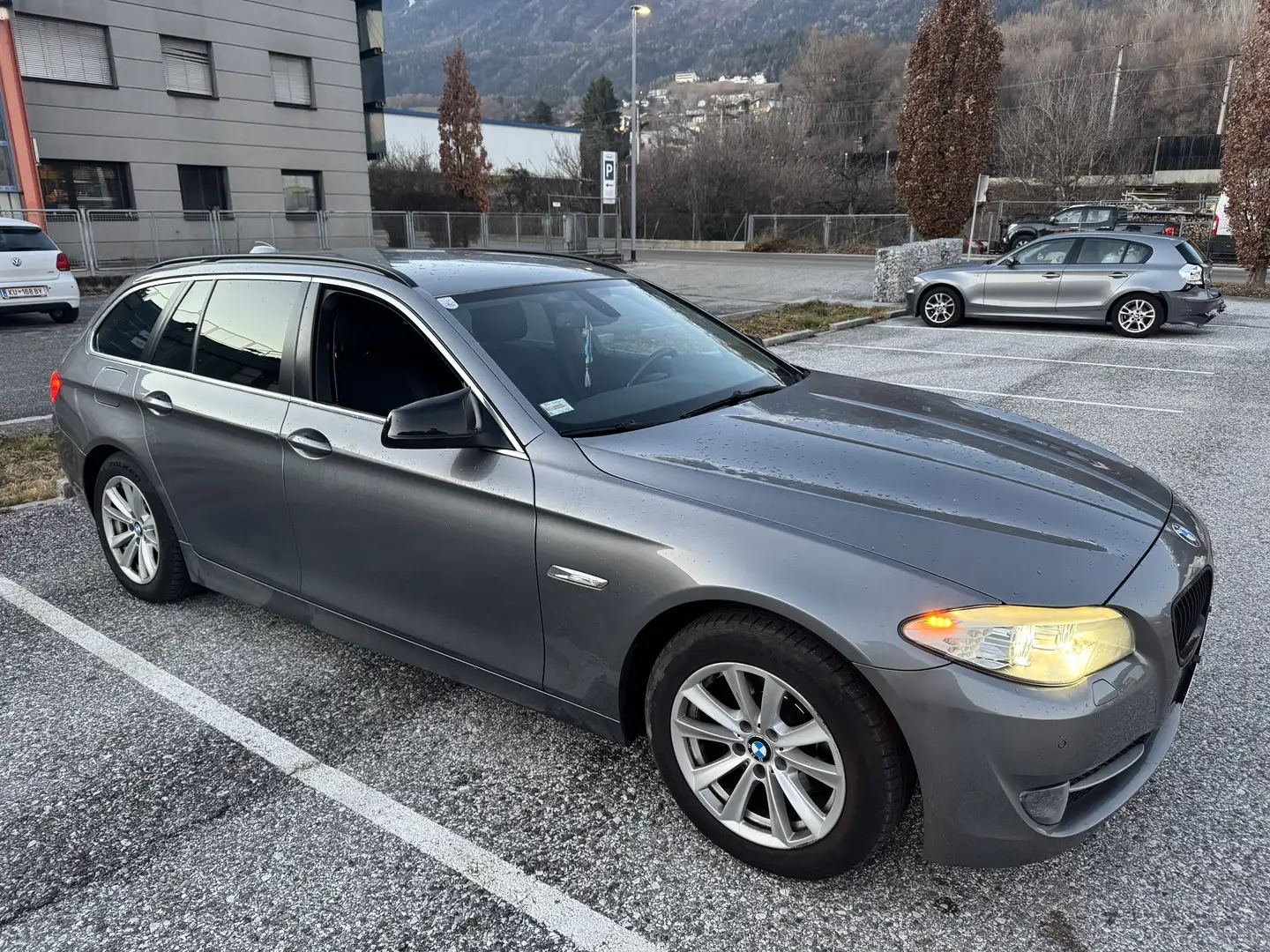 BMW 520 520d Touring – Pickerl 11/26 – Servicegepflegt Silber - 2