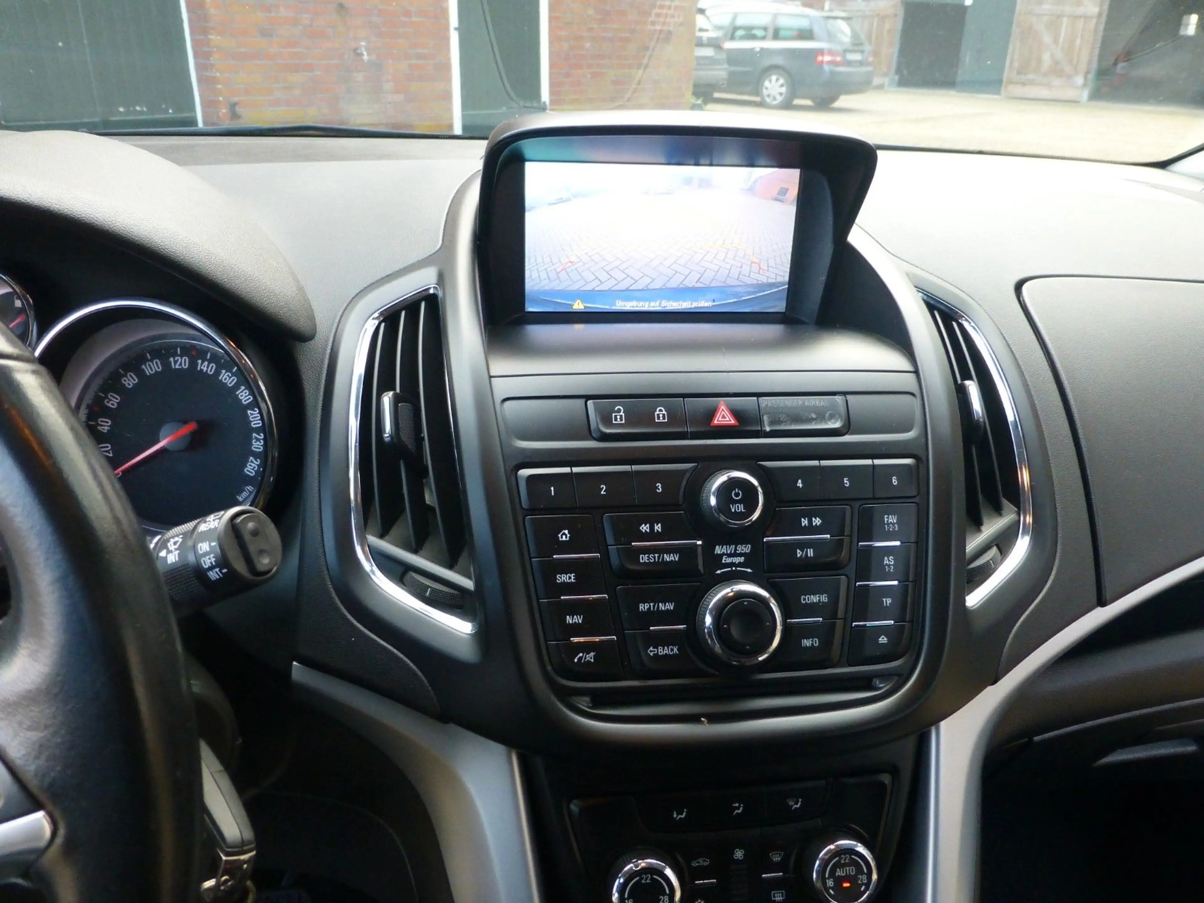 Opel Zafira Tourer — photo 12