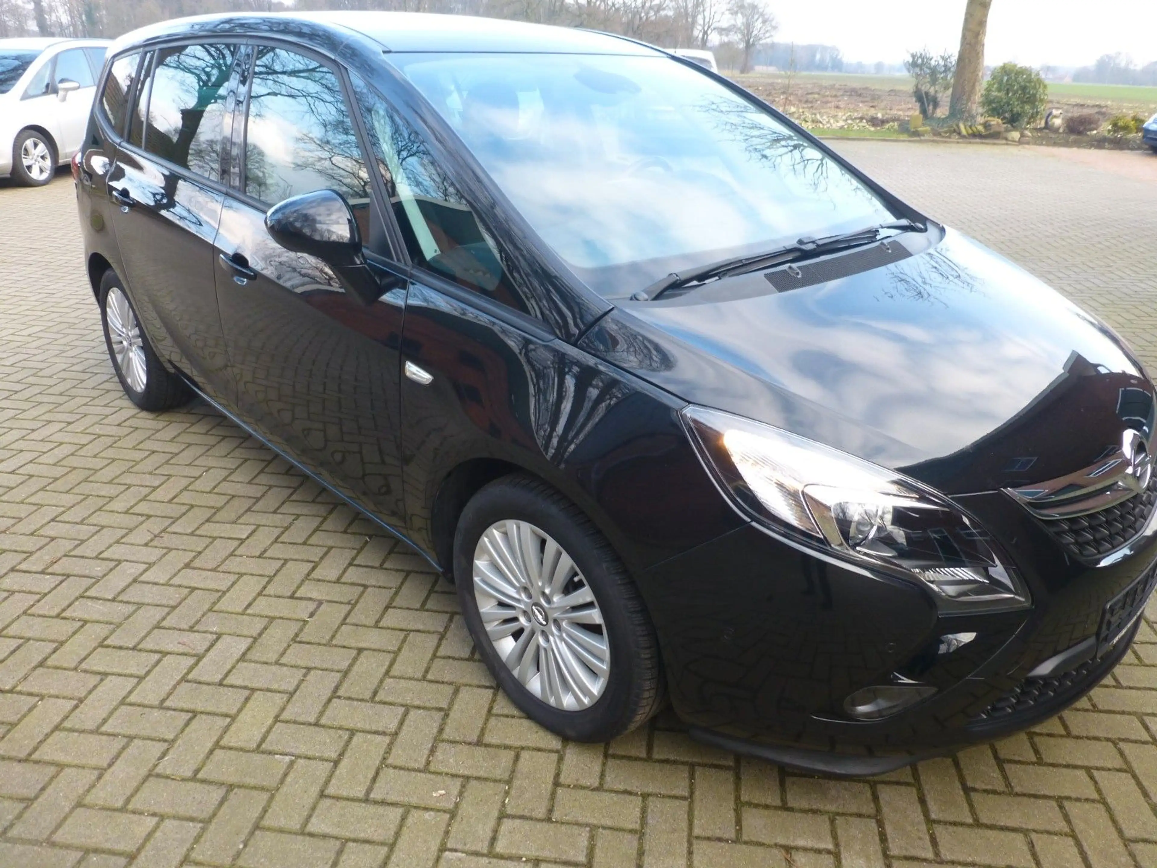 Opel Zafira Tourer — photo 3