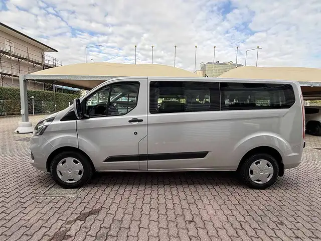 Ford Transit Custom view 7
