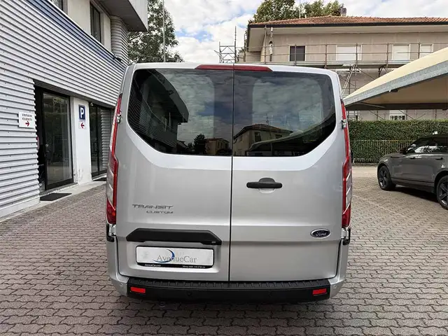 Ford Transit Custom view 5