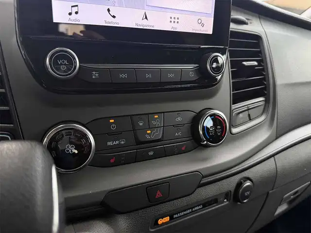 Ford Transit Custom view 15