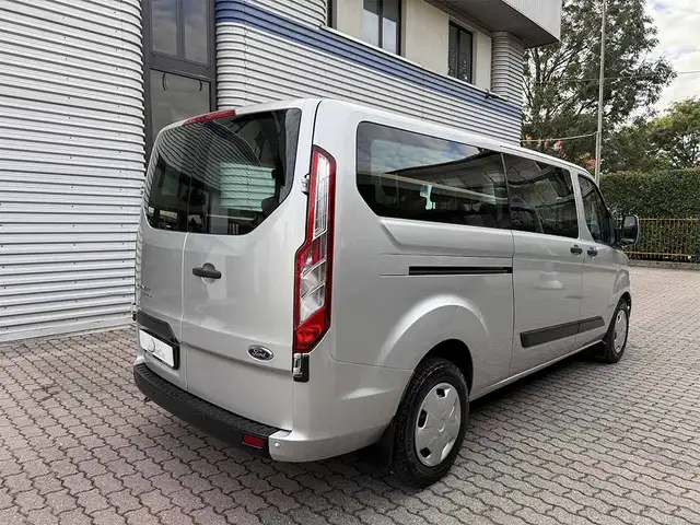 Ford Transit Custom view 4